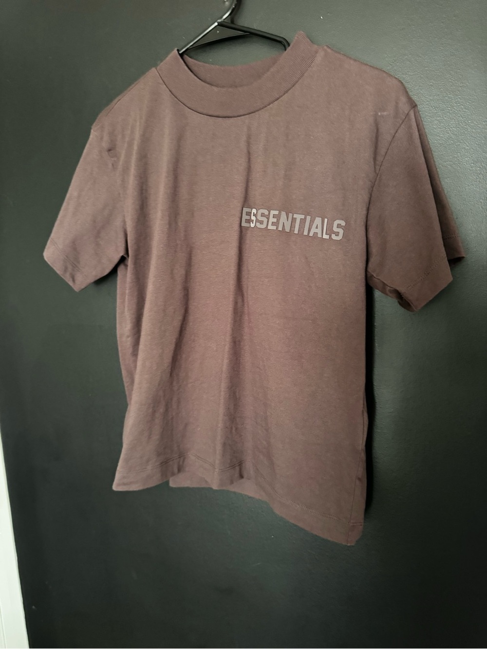 Essentials Dark Brown Ribbed Crewneck Tee EC size medium